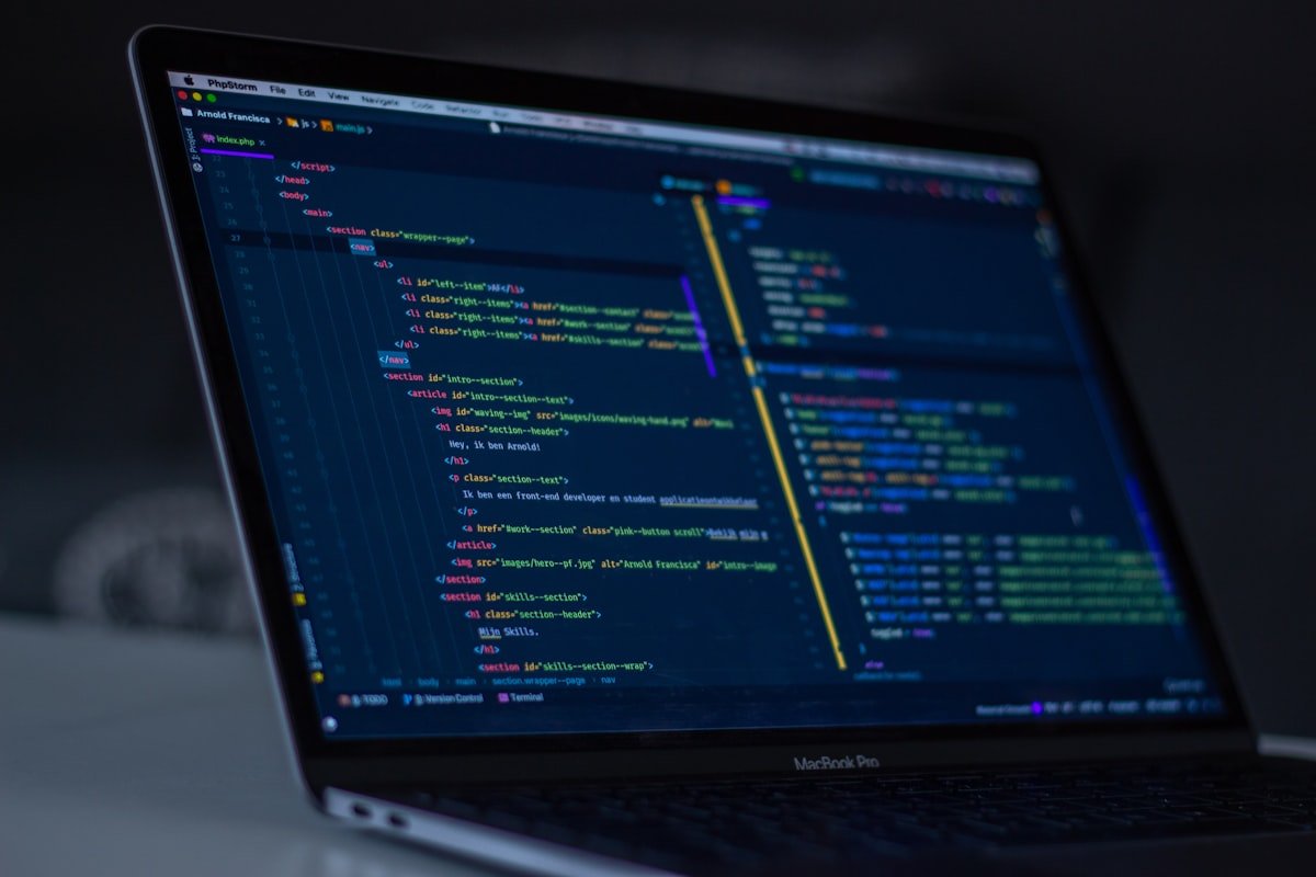 Por qué tu sitio web necesita mantenimiento mensual (y qué pasa si no lo tiene)
